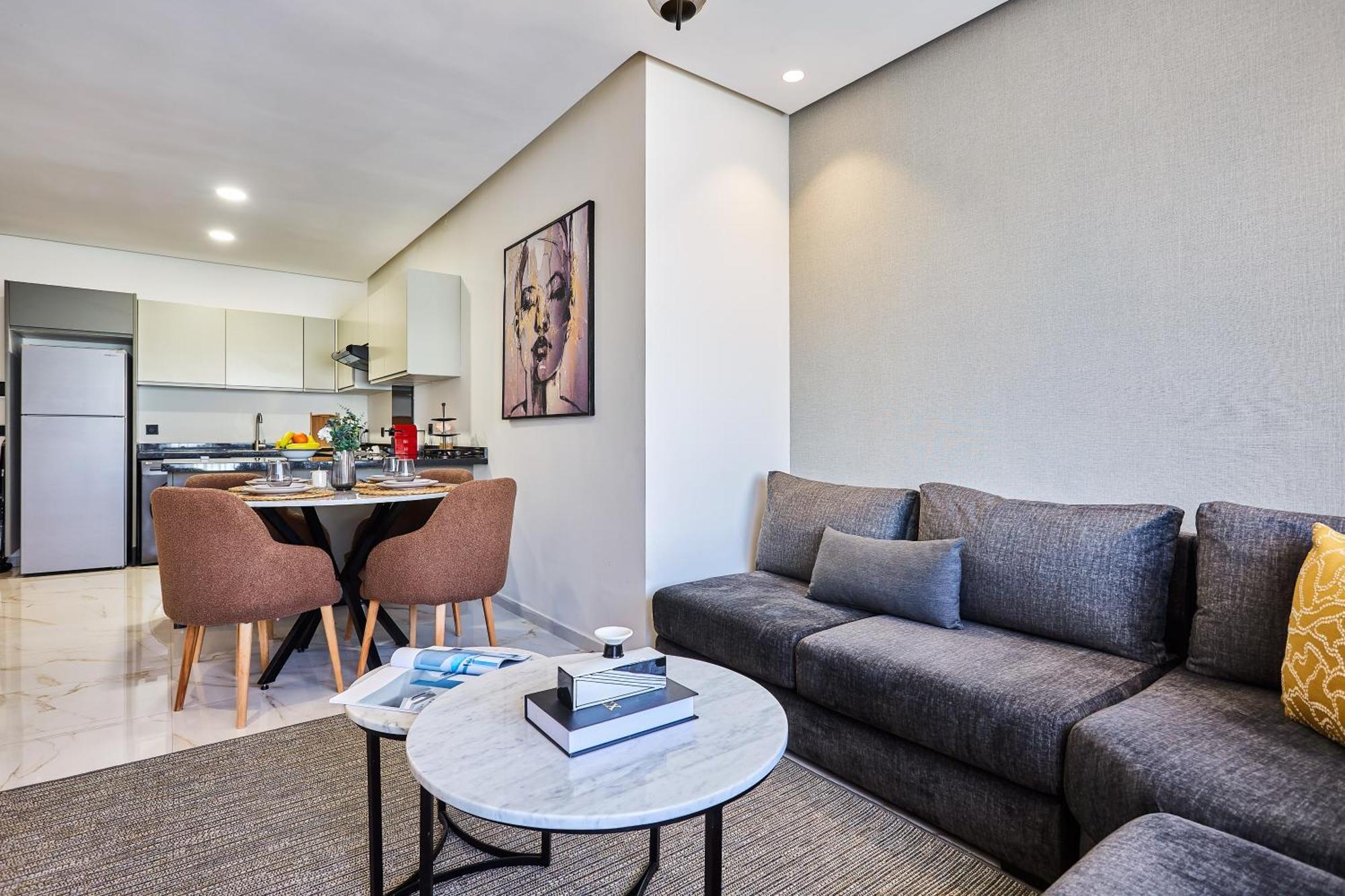 شقة Sleek And Modern 2-Bed Unit In Downtown Casa الدار البيضاء المظهر الخارجي الصورة